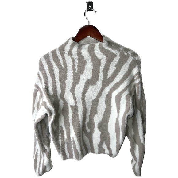 EXPRESS IVORY PULLOVER SWEATER B14 - Picture 3 of 4